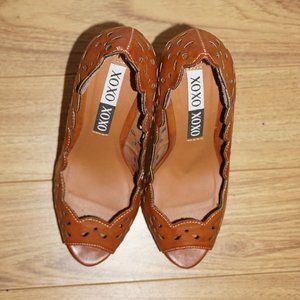 XOXO Pumps